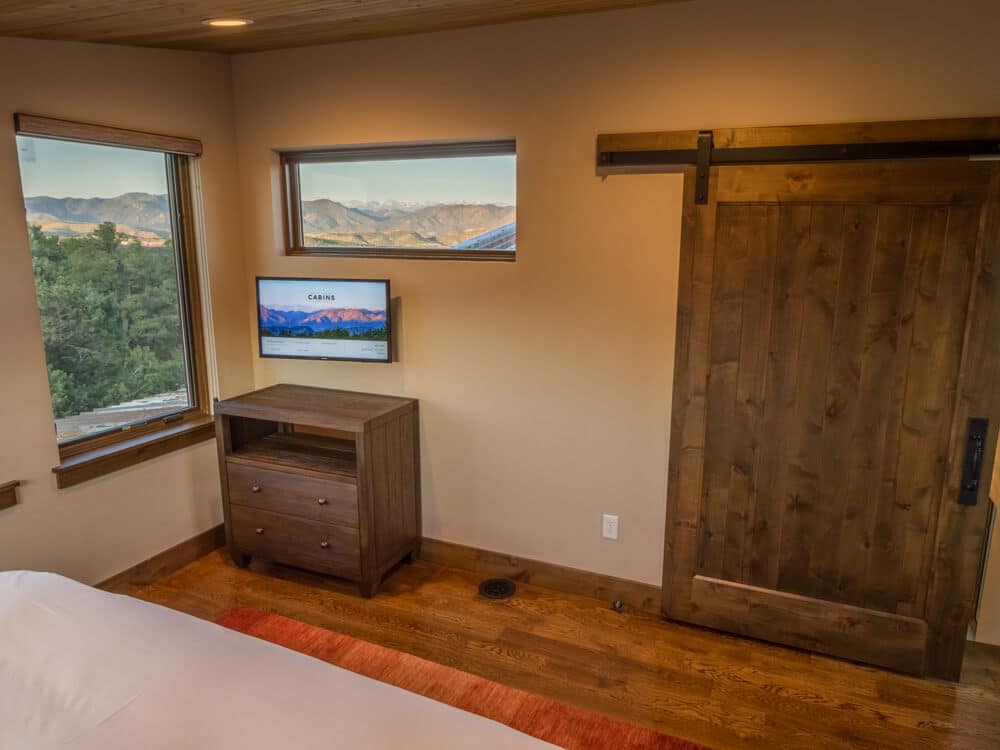Double king cabin loft bedroom