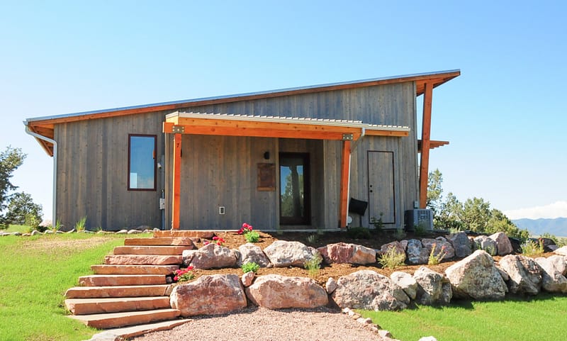 Single King Cabin landscaping